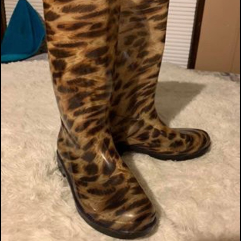 Rain boots